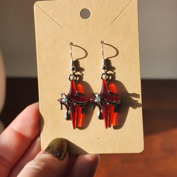 Whimsigoth Red Resin And Metal Star Earrings - Picture 8 of 9